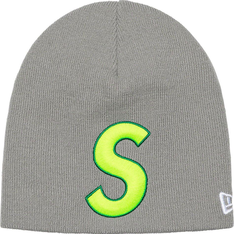 Sombreros Supreme New Era® S Logo Beanie Gris | CO440SO